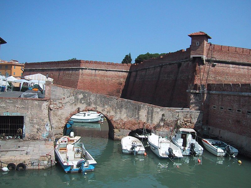 Dai canali alle Fortezze a Livorno