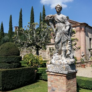 Giardini e abbazie della campagna senese