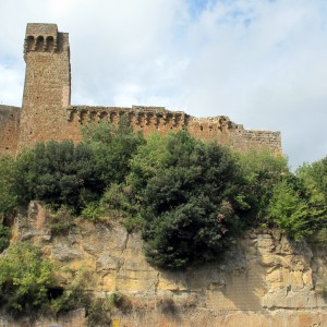 Nel regno del 'tufo': Sovana e Pitigliano