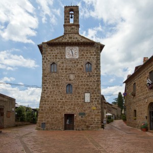 Nel regno del 'tufo': Sovana e Pitigliano