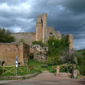 Nel regno del 'tufo': Sovana e Pitigliano