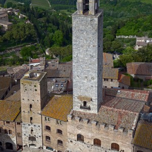 San Gimignano tra storia e grandi affreschi